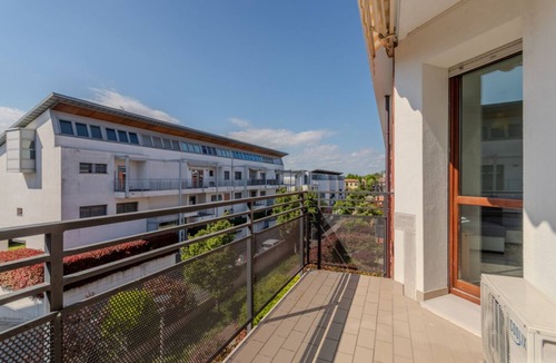 Mestre Apartment | A bright and welcoming 65 square meters apartment, perfect for six people, located on the second floor of a building with an elevator (NOT accessible to disabled guests).The property is located in an extremely quiet residential area: just a few minutes a