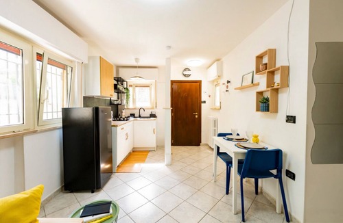 Montesilvano Apartment | A comfortable and welcoming 40 square meters ground-floor apartment, perfect for three people, with a private entrance.The property is ideally located in Montesilvano, just about 400 meters from the beach: the seafront promenade offers enchanting and rel