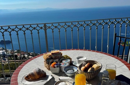San Michele House | A cozy and romantic bed-and-breakfast with a view of the Amalfi Coast