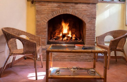Tolfa Apartment | A cozy single-family home in the center of Tolfa. Pets allowed.