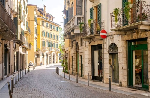 Citta Antica Apartment | A "Little Ancient World" in the heart of Verona's historic center
