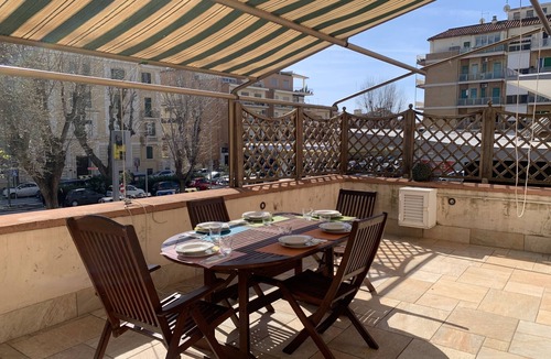 Quartiere XXXIII Lido di Ostia Ponente Apartment | A Pochi Passi dal Mare, Ideale per le Famiglie, Grande Terrazza Attrezzata