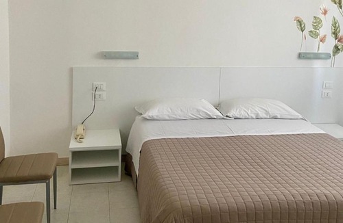 Buon Pastore-Sant'Agnese-San Damaso Hotel | Albergo Moderno
