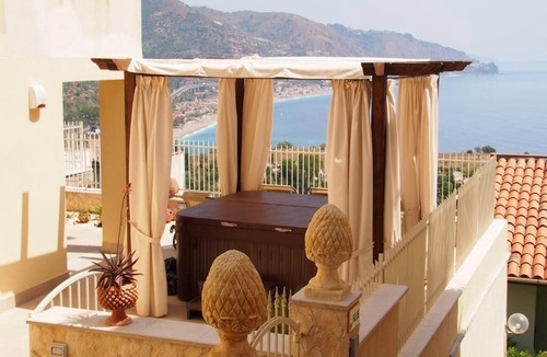 Taormina Apartment | ALOE - sea view apartment with Jacuzzi in Taormina