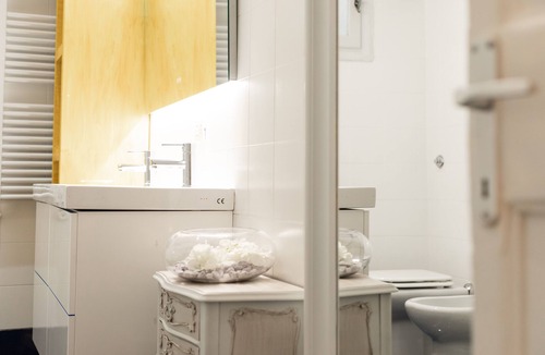 Rione VII Regola House | AMATA Pantheon Suite