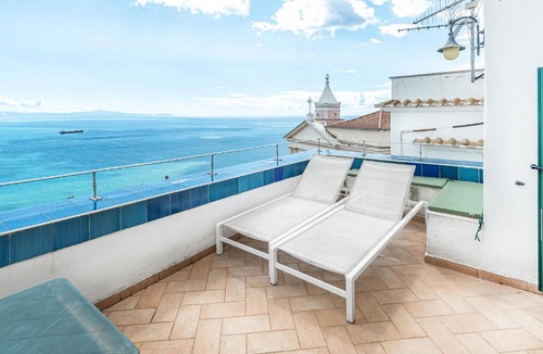 Raito Apartment | Amazing Apartment In Raito With Wifi