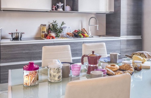Sorrento City Centre Apartment | AMORE RENTALS - Apartment Caruso in Piazza Tasso with Air Conditioning, WI-FI