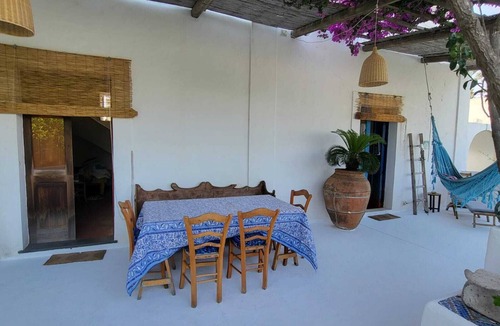 Stromboli House | Ancient Aeolian house with large garden overlooking the sea and volcano
