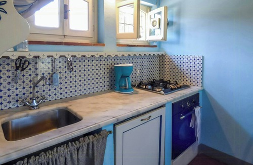 San Michele di Moriano Apartment | Apartment in stone house with pool near Lucca