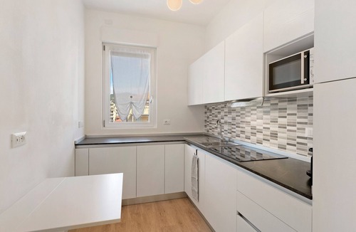 Chiavari Apartment | Apartment 'A Casa Di Brenda' with Mountain View, Wi-Fi and Air Conditioning