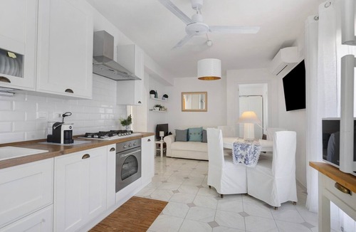 Scala Apartment | Apartment 'A Due Passi Dal Mare' with Sea View, Wi-Fi and Air Conditioning
