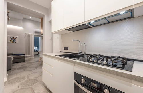 Ruggero Settimo Apartment | Apartment 'Al Massimo - Palermo' with Wi-Fi and Air Conditioning