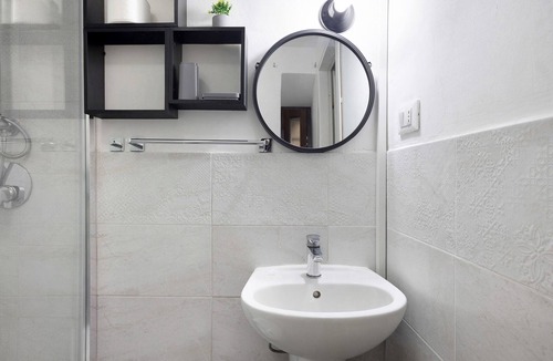 Ruggero Settimo Apartment | Apartment 'Al Palazzo Del Principe Al Massimo' with Wi-Fi and Air Conditioning