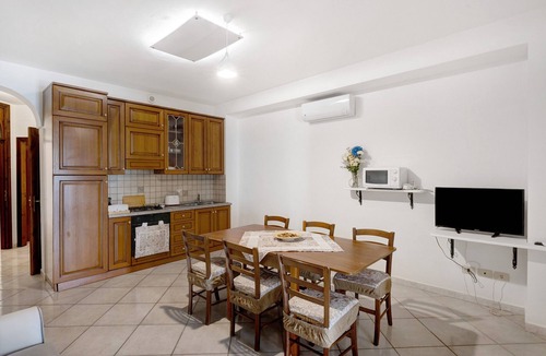 Nerano Apartment | Apartment 'Appartamento Positano' with Sea View, Wi-Fi and Air Conditioning