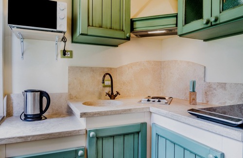 Campiglia Marittima Apartment | Apartment 'Borgo La Contessa - Guido' with Shared Pool, Wi-Fi and Air Conditioning