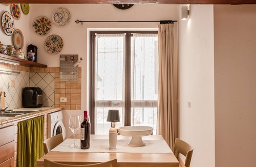 Montallegro Apartment | Apartment 'Cantina' with Wi-Fi and Air Conditioning