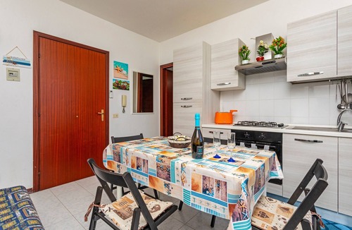 Fondachello Apartment | Apartment 'Casa Ginevra' with Mountain View, Wi-Fi and Air Conditioning