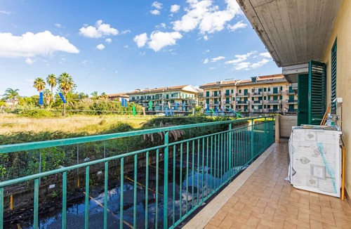 Fondachello Apartment | Apartment 'Casa Ginevra' with Mountain View, Wi-Fi and Air Conditioning