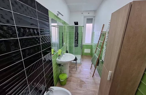 Naples City Centre Apartment | Apartment-Domus Baiano-Ensuite with Shower-City view