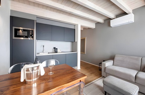 Gardola Apartment | Apartment 'il corso' with Wi-Fi and air conditioning