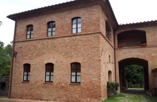 Monteroni d'Arbia House | Apartment in farmhouse with swimming pool, a stone's throw from the village.