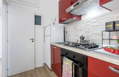 Corso dei Mille - Sant'Erasmo Apartment | Apartment 'L'Incanto - Central Station' with Wi-Fi and Air Conditioning