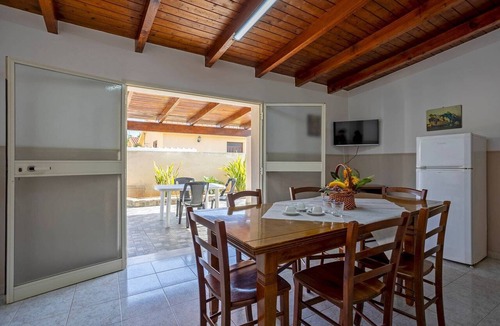 Mazara del Vallo Apartment | Apartment 'Oasi Lamia - 4' with Shared Pool, Wi-Fi and Air Conditioning