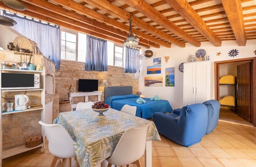 Custonaci Apartment | Apartment "Open Space Sul Mare" with Sea View, 3 Terraces and Wi-Fi