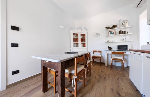 Province of Messina Apartment | Apartment 'Vanedda Di Mari - Casa Arancio' with Shared Terrace, Wi-Fi & Air Conditioning