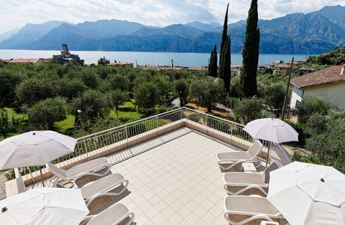 Malcesine Apartment | Apartments "The Periwinkle" - 1 P. Balcony - Garden - Solarium lake view