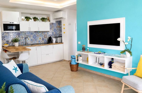 Priora Bed & Breakfast | Appartamento con Terrazzo, Piscina Idromassaggio e Vista Golfo di Napoli