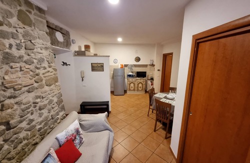Lake Bracciano Apartment | Appartamento per Famiglie nel Centro, a 4 Minuti dal Castello Medievale