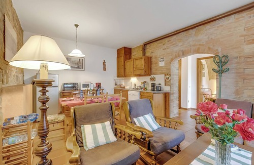 Montaione Apartment | Apt Ciclamino Shared Pool & Activities in Tuscany, Montaione, Italy