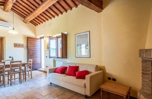 Camerino House | Authentic residence in the middle of nature with pool.