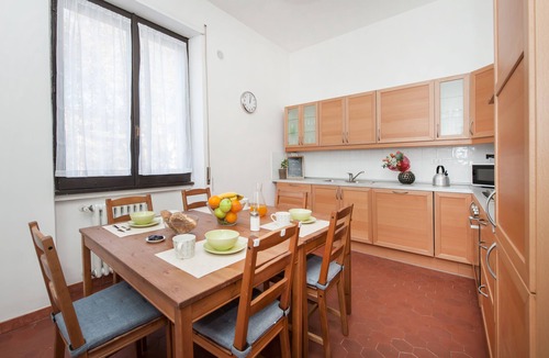 Trastevere Apartment | Authentic roman Trastevere apartment perfect for families sleeps 6 2 bathrooms