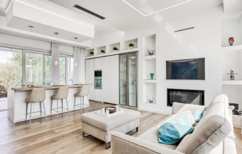 Catenanuova House | Awesome Home In Catenanuova