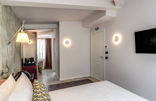 Rione II Trevi Hotel | Barberini 16 Boutique Hotel