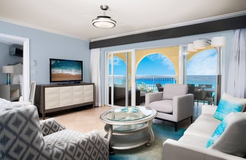 Dover Apartment | Beachfront 2-bed Apt with two pools - Sapphire 401