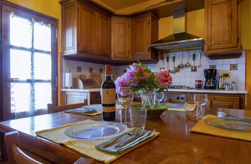 Coreglia Antelminelli House | Beautiful private villa for 4 people with A/C, WIFI, TV, terrace and pets allowed