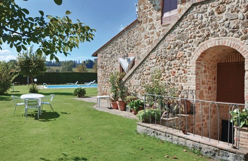 Poggiarello Villa | Beautiful apartment in villa for 4 people with A/C, pool and TV, close to Siena