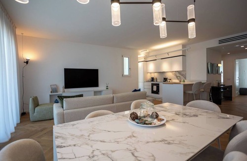 Scarlino Apartment | Beautiful apartment for 4 guests with hot tub, WIFI, A/C, terrace, pets allowed and panoramic view