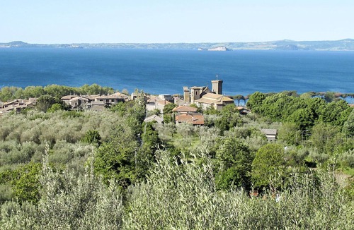 Bagnoregio Villa | Beautiful apartment in villa for 6 people with WIFI, pool, TV, patio, pets allowed and parking