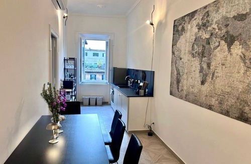 Rome City Centre Apartment | Beautiful house in the heart of Rome 20meters from Piazza Venezia/Trevi Fountain
