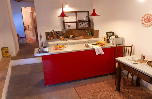 Pergine Valdarno House | Beautiful private villa for 2 guests with WIFI, A/C, hot tub, TV and pets allowed, close to Arezzo