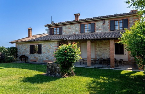 Castelnuovo Berardenga Villa | Beautiful private villa with A/C, WIFI, private pool, TV, patio, pets allowed and panoramic view