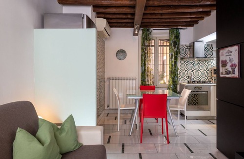 Rione XI Sant'Angelo Apartment | Bella Elena apartment - Jewish Ghetto