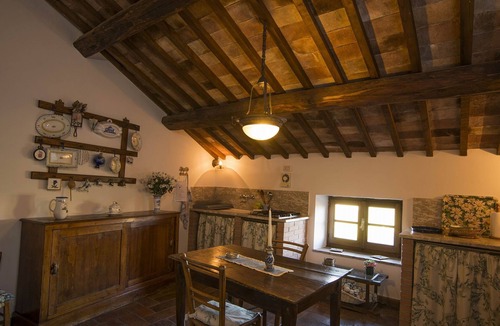 Proceno Apartment | Bezaubernde Wohnung im Schloss mit Schwimmbad by Interhome