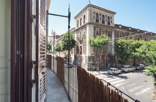 Catania City Centre Apartment | Bright Apartment with Balcony in the Heart of the Old Town