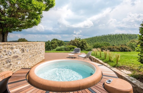Simignano Apartment | Brotes: Chic Apartments in Tuscany, Pool, Hot Tub, Shared Sauna, WiFi & Air Conditioning