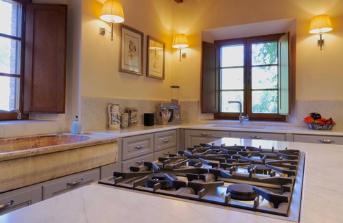Castelnuovo Berardenga Villa | Camparone Light by ArcenoRentalsClub Magnificent Chianti Villa Pool Concierge